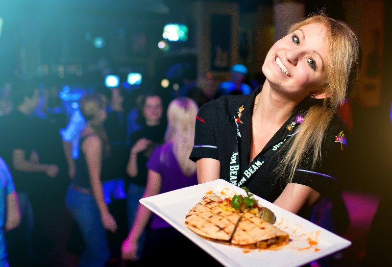 Офіціант кафе Hard Rock Cafe та його уніформа