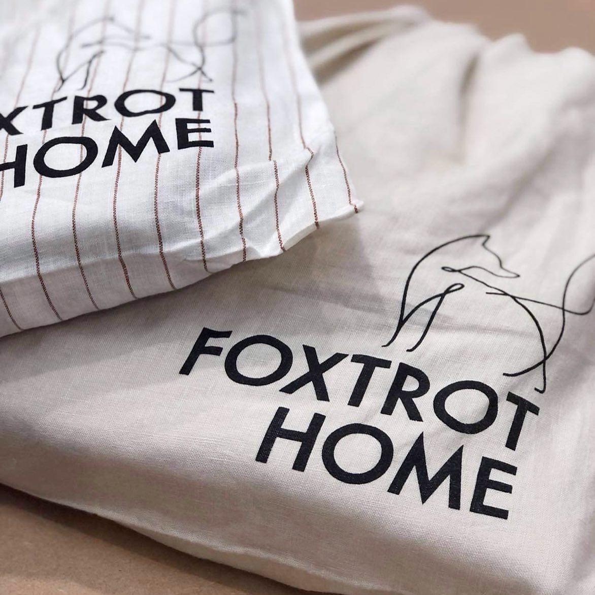 Уніформа співробітників компанії Foxtrot Home